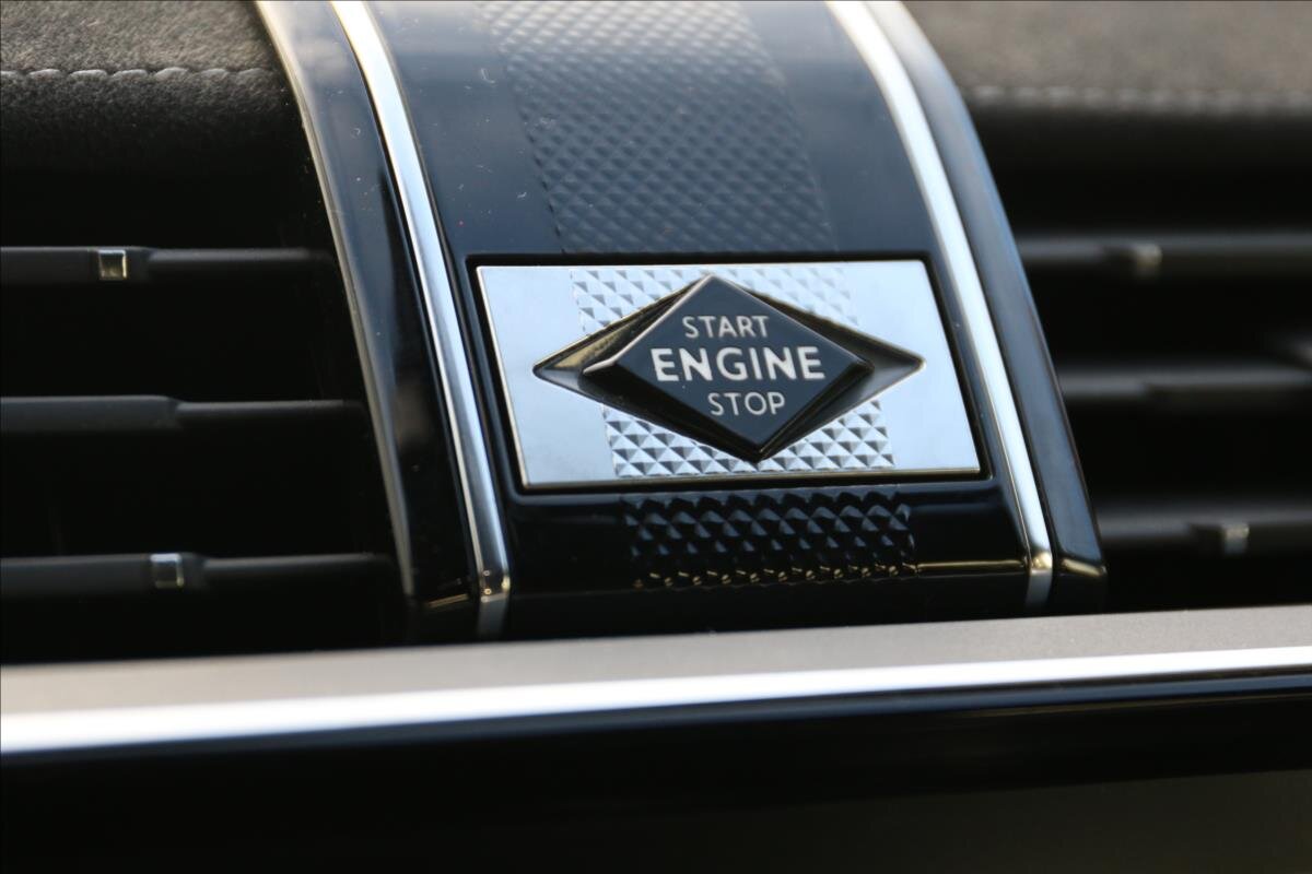 DS Automobiles DS7 Crossback Kombi 2,0 l 130 kw