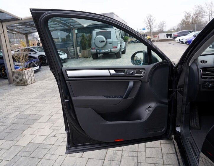 Volkswagen Touareg SUV / Terénní 3,0 l 176 kw