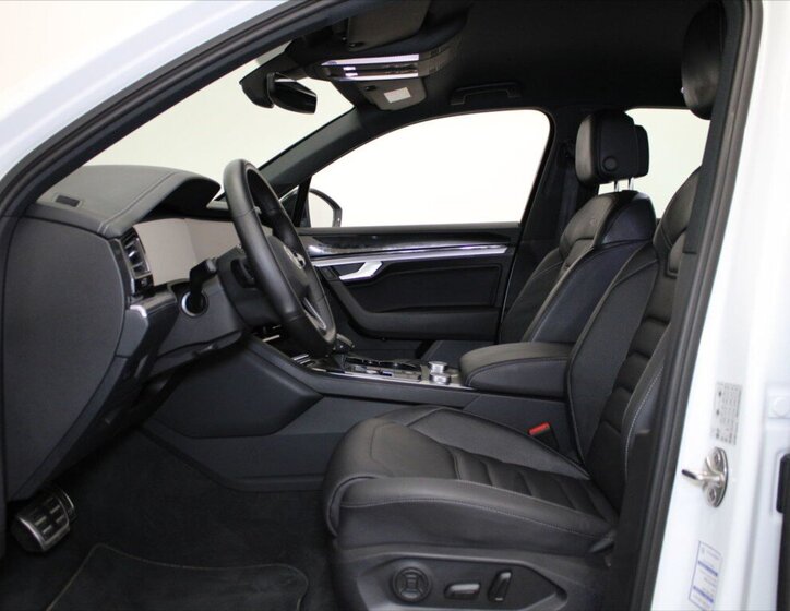 Volkswagen Touareg SUV / Terénní 3,0 l 210 kw