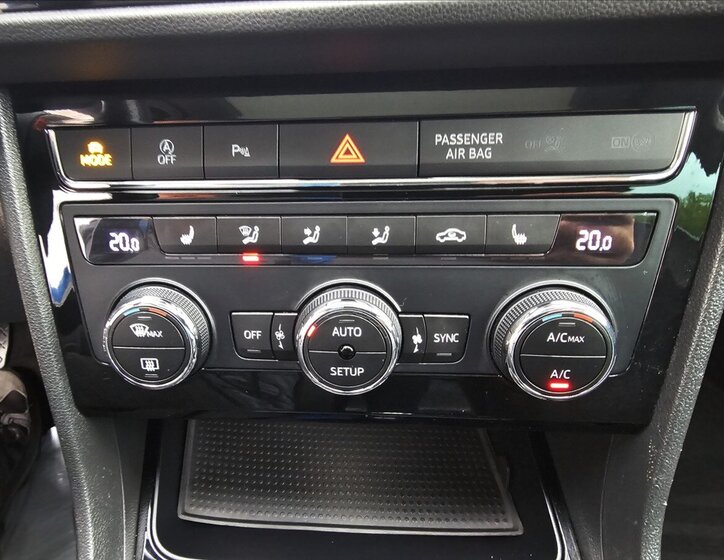 Seat Leon Hatchback 1,4 l 110 kw