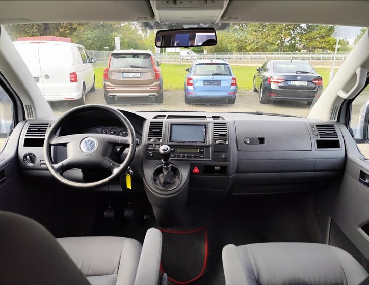 Volkswagen Caravelle Kombi 2,5 l 96 kw