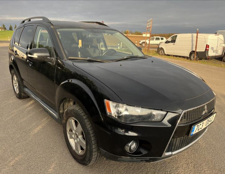 Mitsubishi Outlander 3