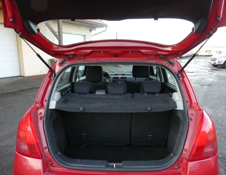 Suzuki Swift Hatchback 1,3 l 68 kw