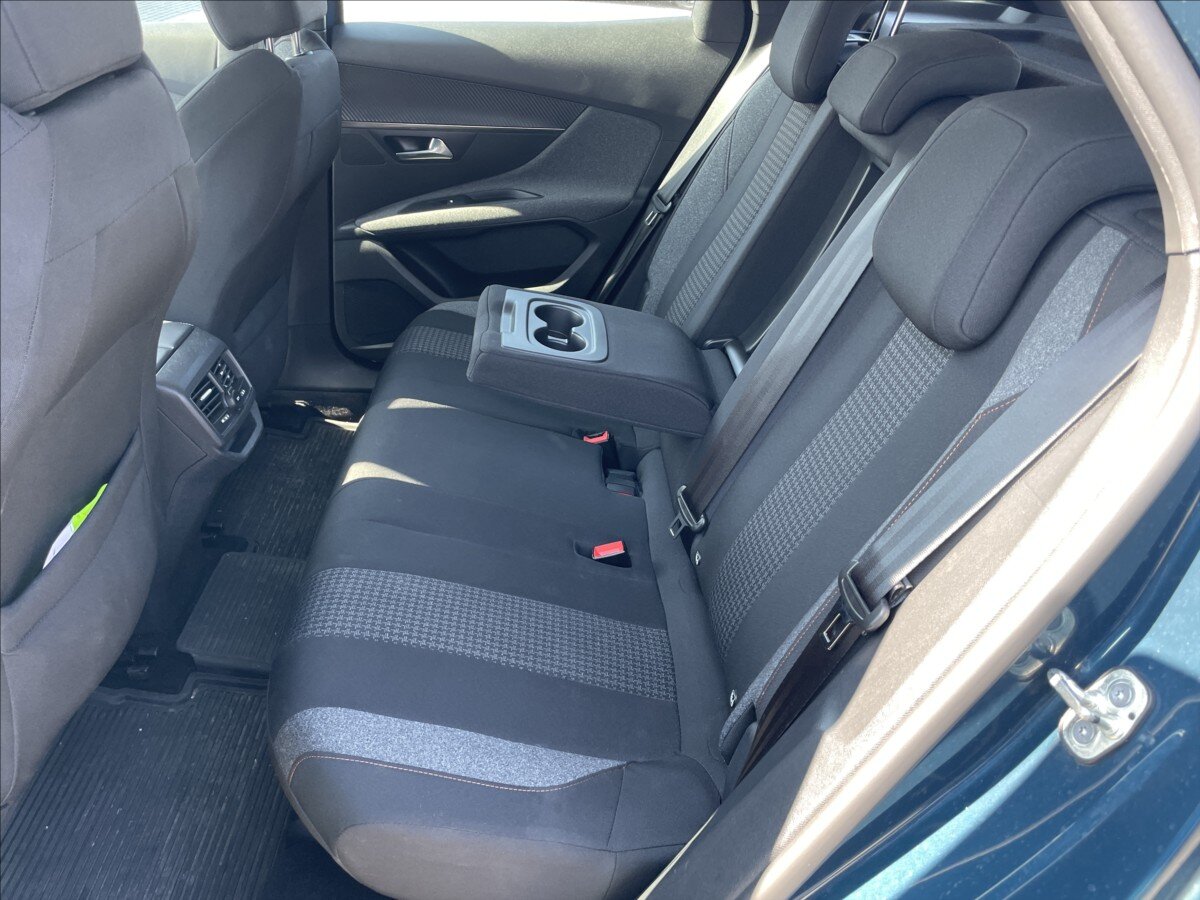 Peugeot 3008 MPV 1,2 l 96 kw