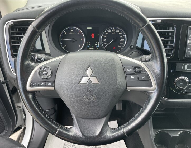 Mitsubishi Outlander SUV / Terénní 2,3 l 110 kw