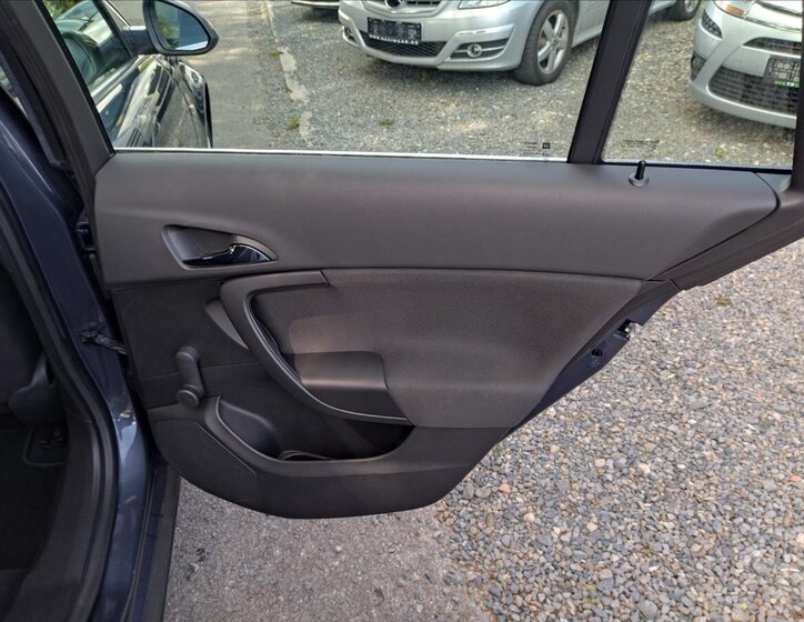 Opel Insignia Kombi 1,8 l 103 kw