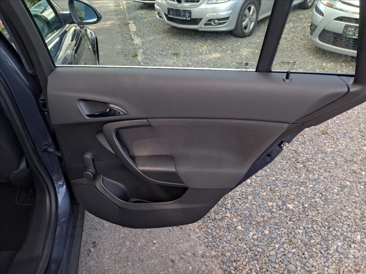 Opel Insignia Kombi 1,8 l 103 kw