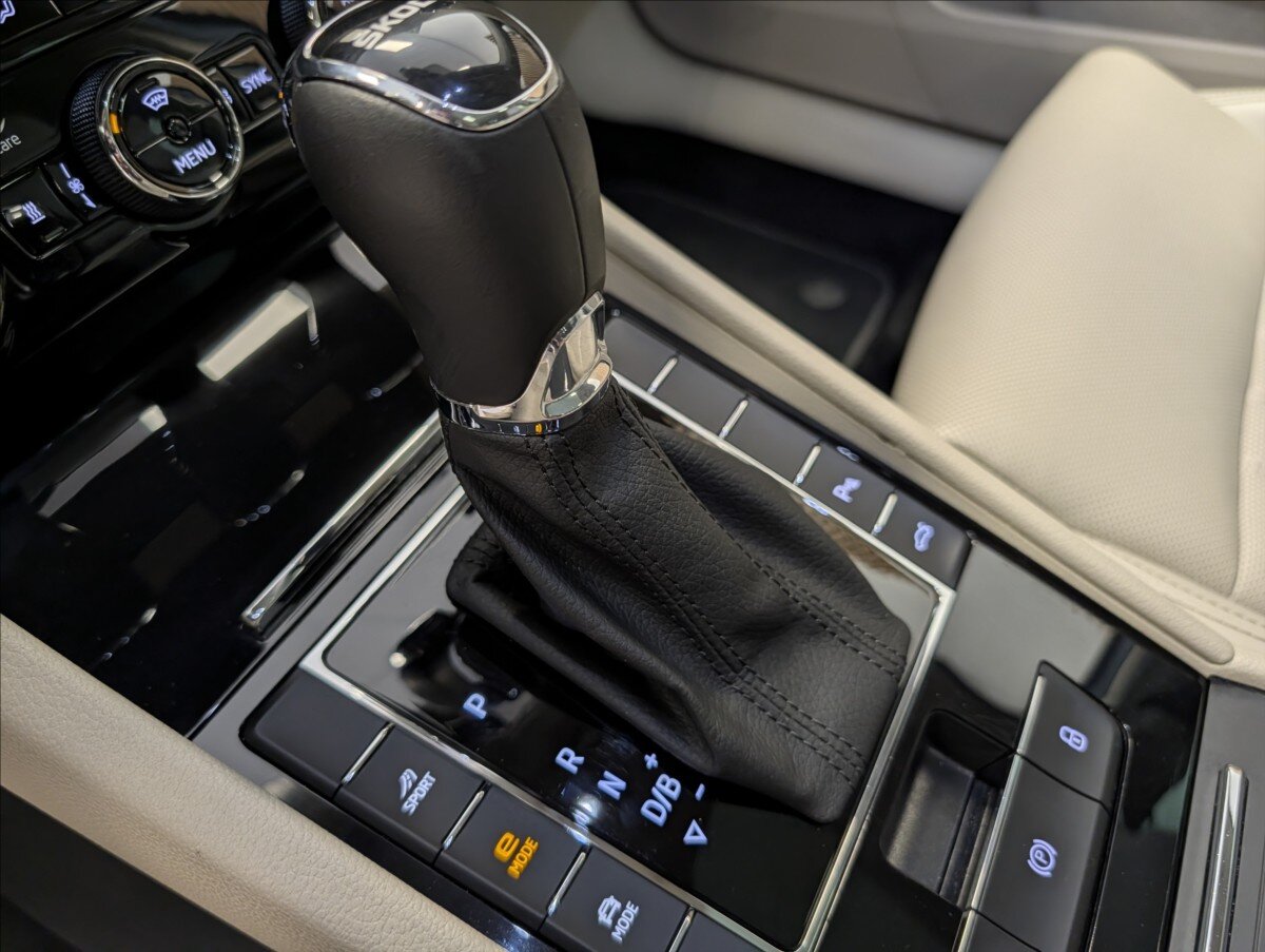 Škoda Superb Liftback 1,4 l 115 kw