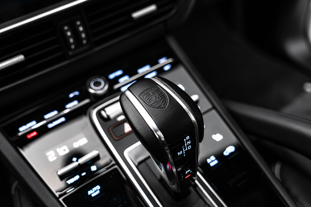 Porsche Cayenne SUV 4,0 l 338 kw