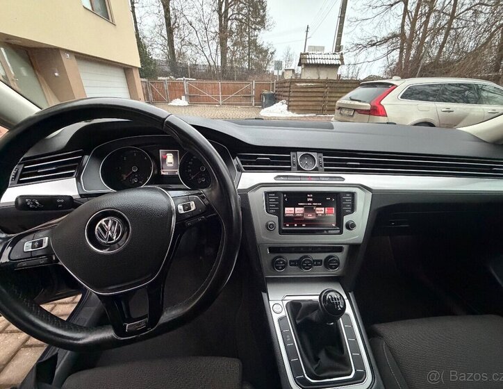 Volkswagen Passat Kombi 1,6 l 88 kw