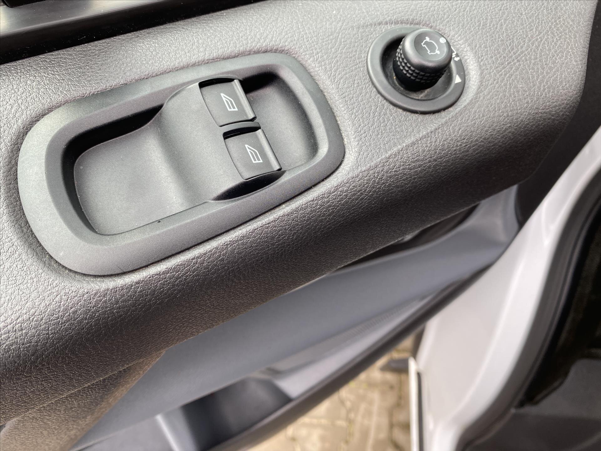 Ford Tourneo Custom MPV 2,0 l 96 kw