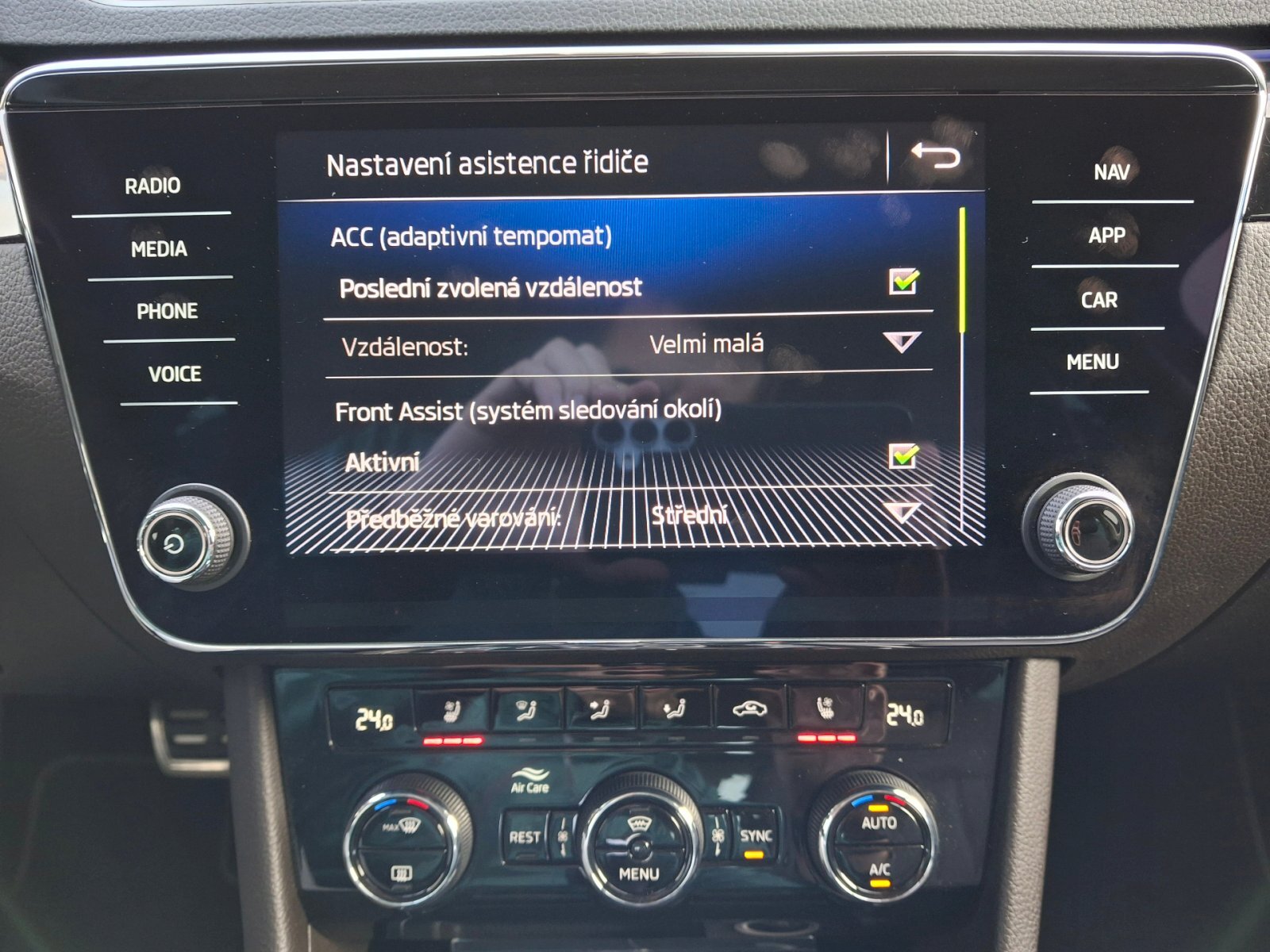 Škoda Superb Sedan / Limuzína 2,0 l 140 kw