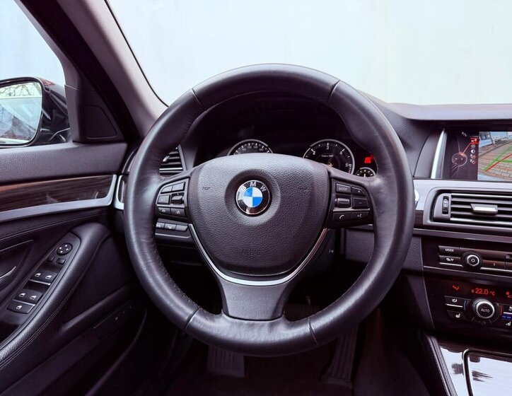 BMW Řada 5 Kombi 3,0 l 190 kw