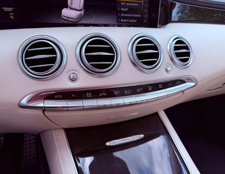 Mercedes-Benz Třídy S Kupé 4,0 l 450 kw