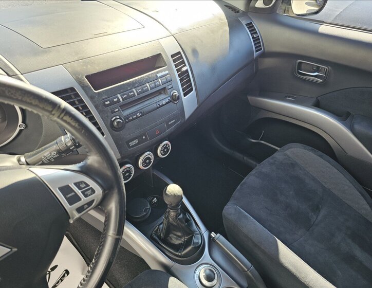 Mitsubishi Outlander SUV / Terénní 2,2 l 115 kw