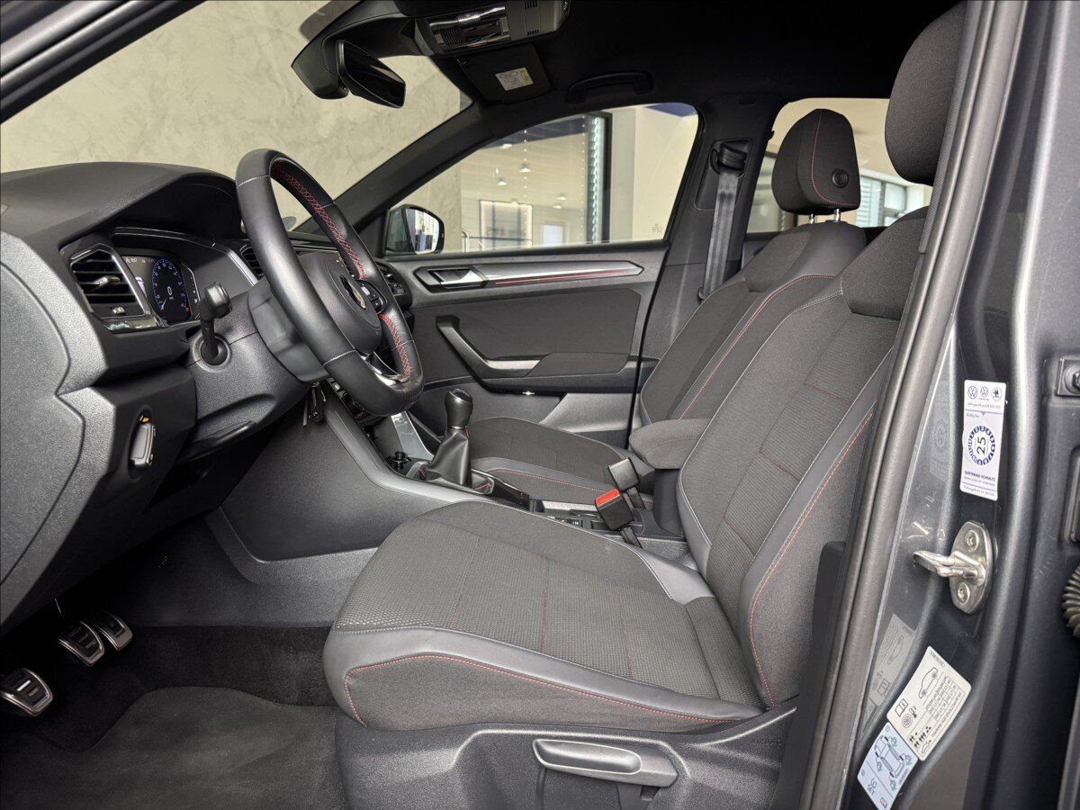 Volkswagen T-Roc SUV / Terénní 1,5 l 110 kw