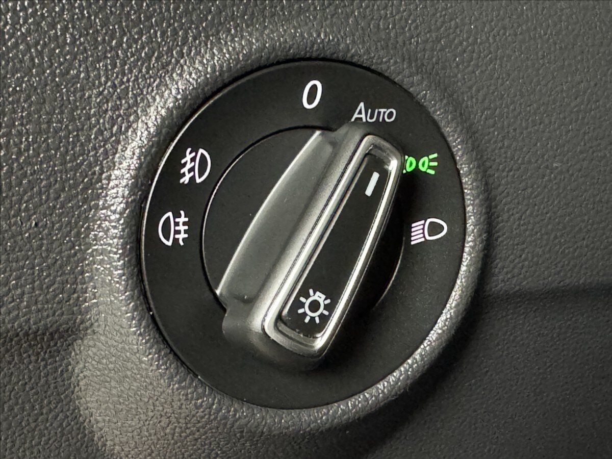 Volkswagen T-Roc SUV / Terénní 1,5 l 110 kw