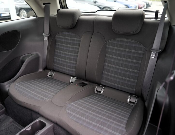 Opel Adam Hatchback 1,4 l 64 kw