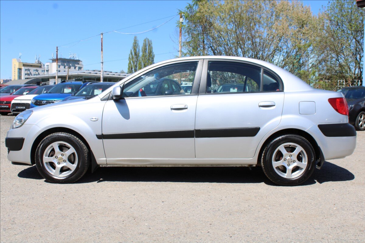 KIA Rio Sedan / Limuzína 1,4 l 71 kw