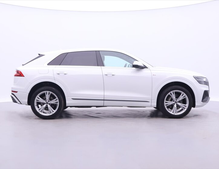 Audi Q8 SUV / Terénní 3,0 l 250 kw