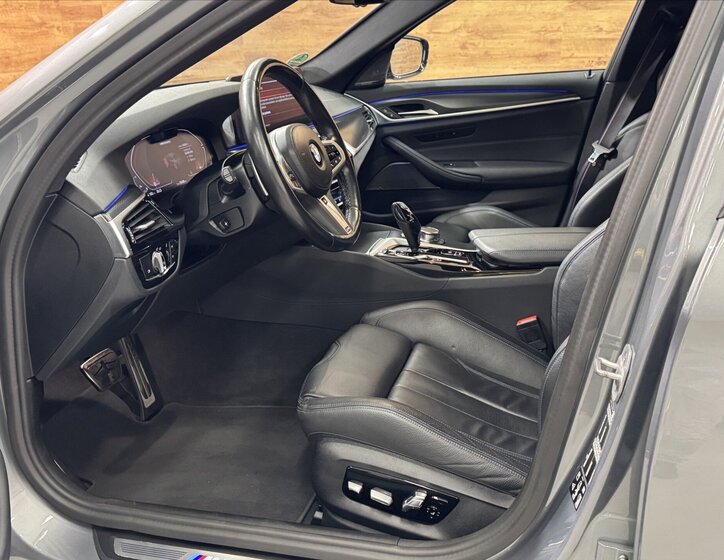 BMW Řada 5 Sedan / Limuzína 4,4 l 390 kw