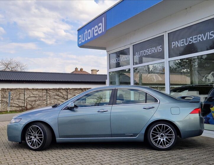 Honda Accord Sedan / Limuzína 2,0 l 114 kw