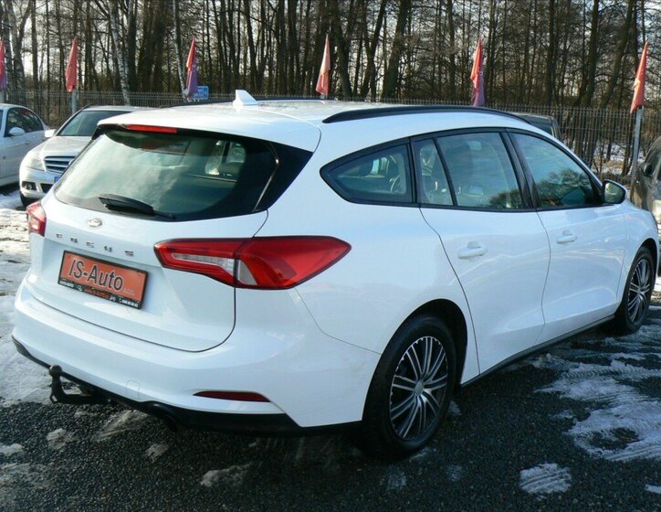 Ford Focus Kombi 999,0 92 kw