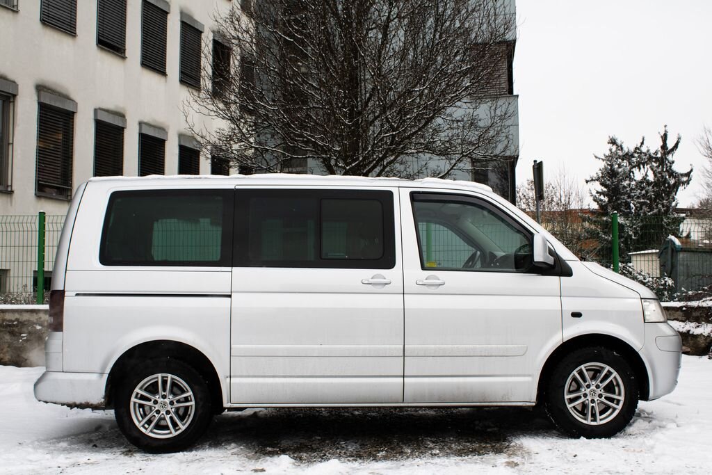 Volkswagen Ostatní VAN-Minibus 2,5 l 128 kw