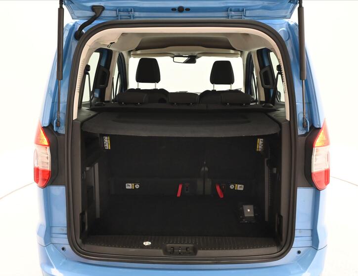 Ford Tourneo Courier 10