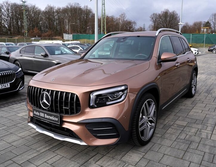 Mercedes-Benz GLB SUV / Terénní 2,0 l 225 kw