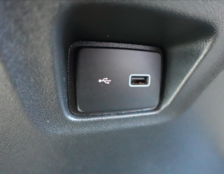 Peugeot Boxer Valník 2,2 l 121 kw