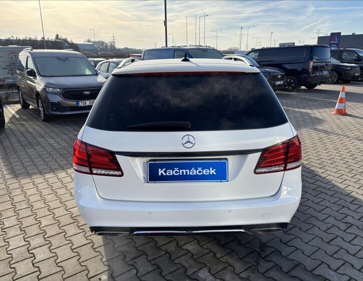 Mercedes-Benz Třídy E Kombi 2,1 l 125 kw