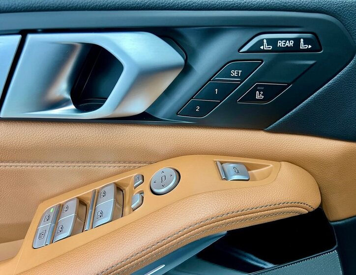 BMW X7 SUV / Terénní 3,0 l 250 kw