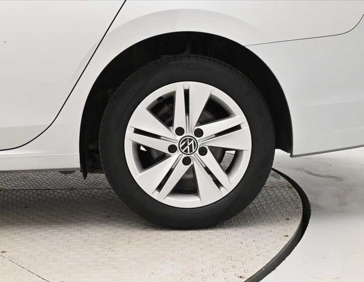 Volkswagen Golf Kombi 2,0 l 85 kw