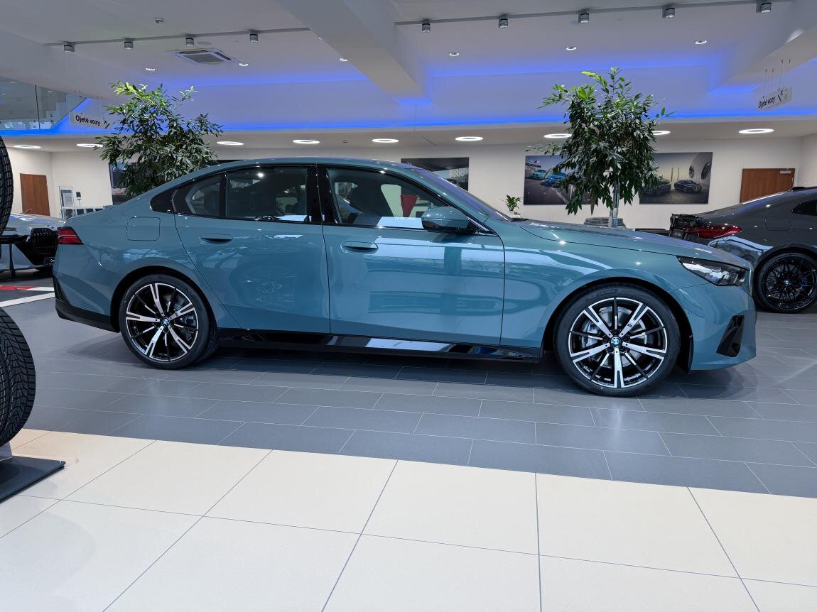 BMW Řada 5 Sedan 3,0 l 223 kw