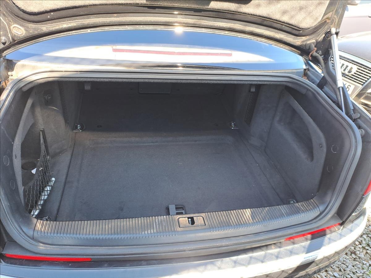 Audi A8 Sedan 4,1 l 240 kw