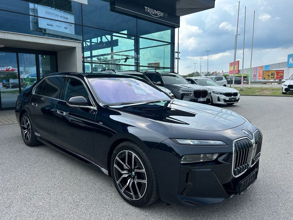 BMW i7 Sedan / Limuzína 0,0 400 kw