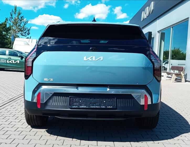 KIA EV3 5