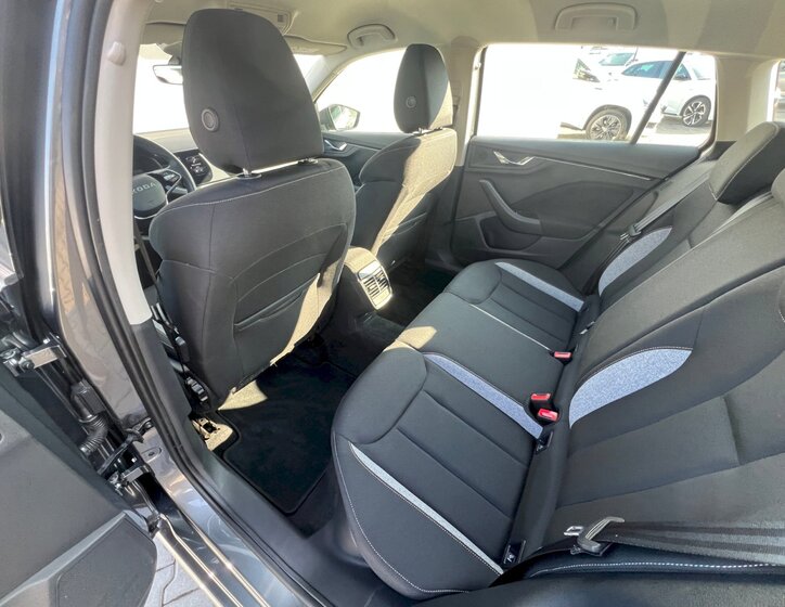 Škoda Scala Hatchback 1,0 l 85 kw