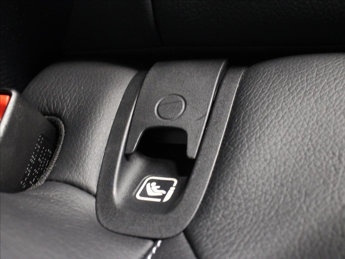 Mercedes-Benz CLS Sedan / Limuzína 2,0 l 143 kw