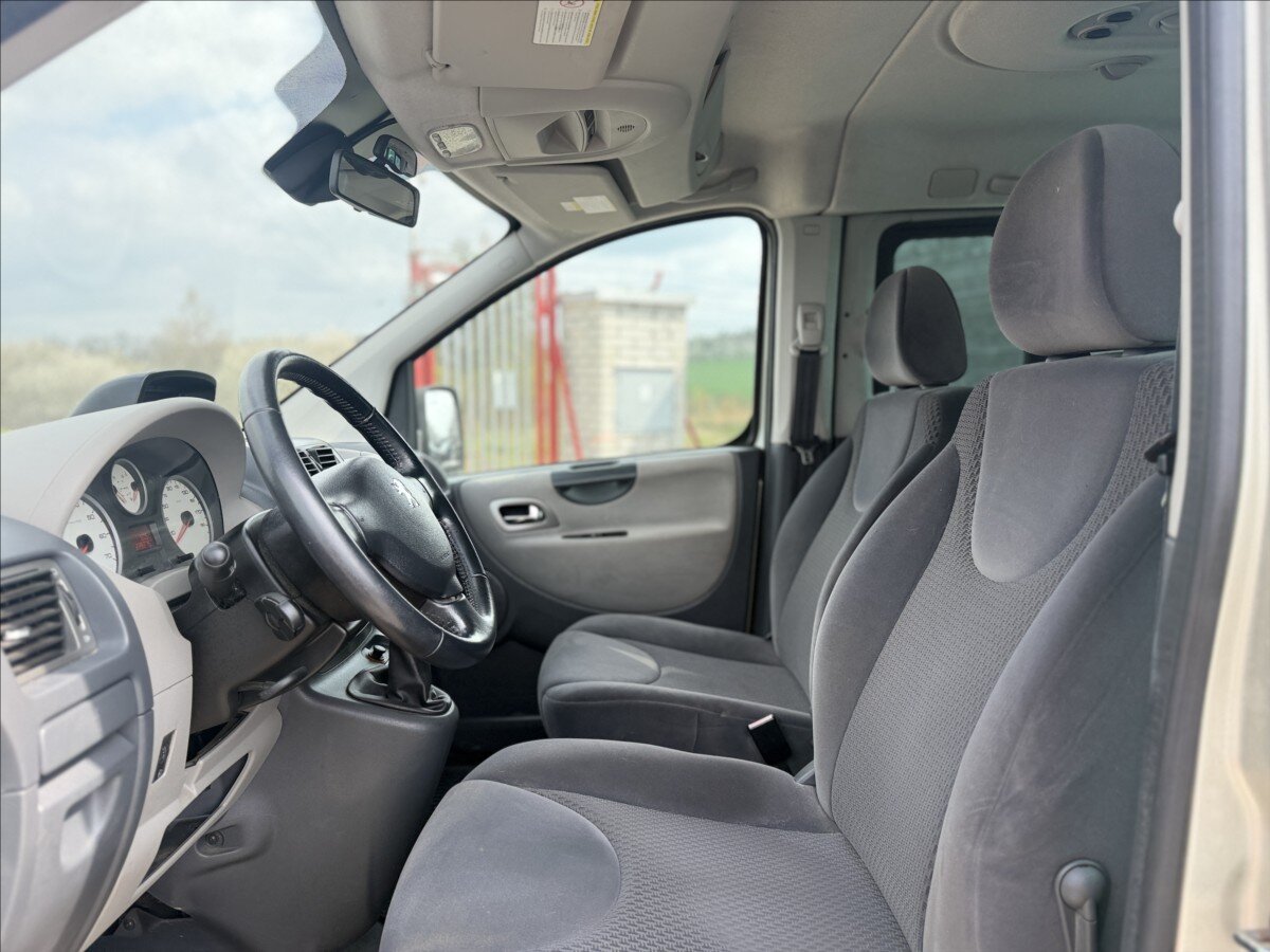 Peugeot Expert MPV 2,0 l 120 kw