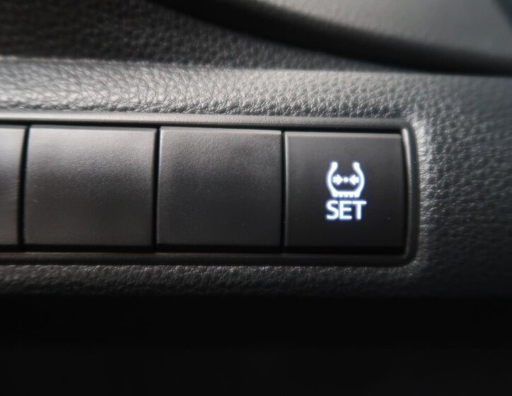 Toyota Corolla Sedan 1,5 l 92 kw