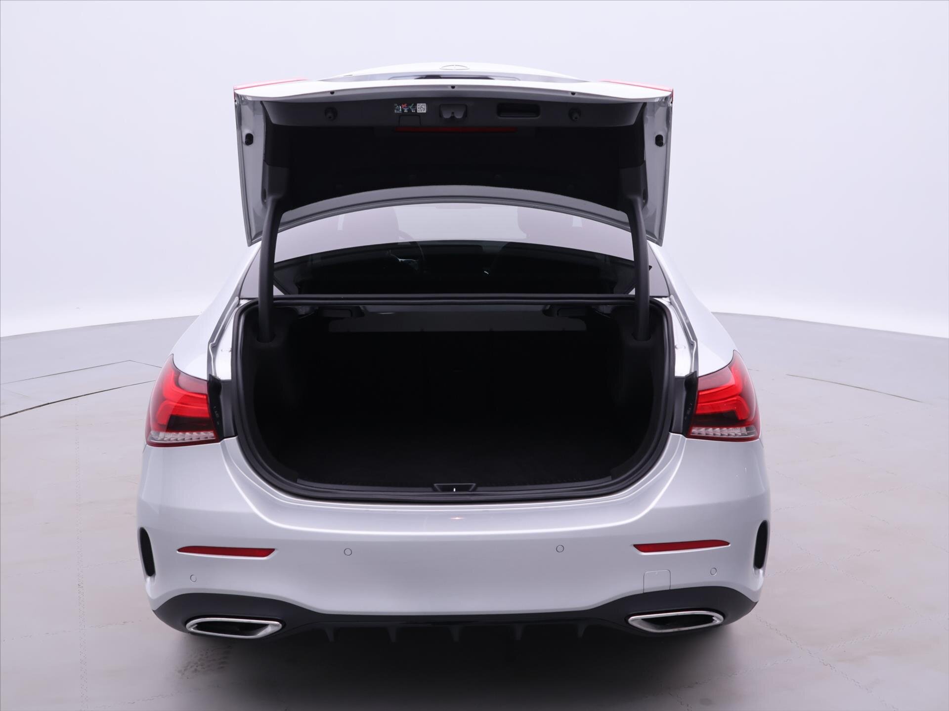 Mercedes-Benz Třídy A Sedan / Limuzína 1,3 l 118 kw