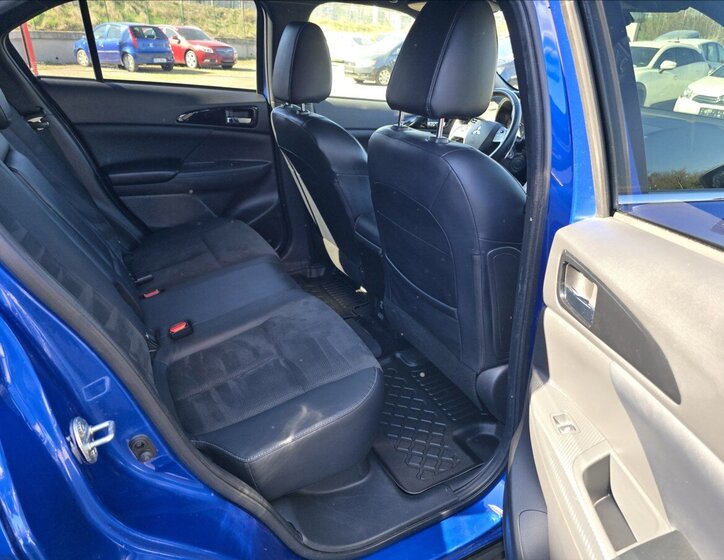 Mitsubishi Eclipse Cross CUV / Crossover 2,4 l 72 kw