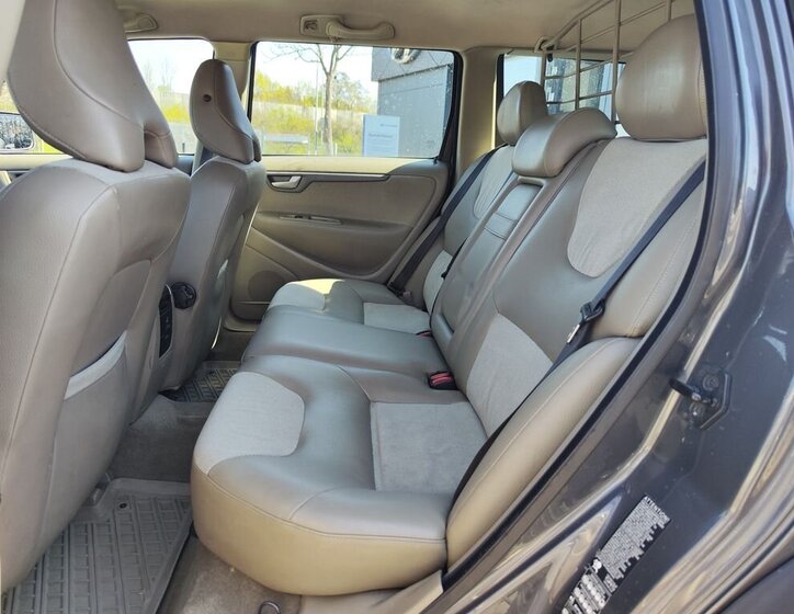 Volvo XC70 Kombi 2,4 l 120 kw