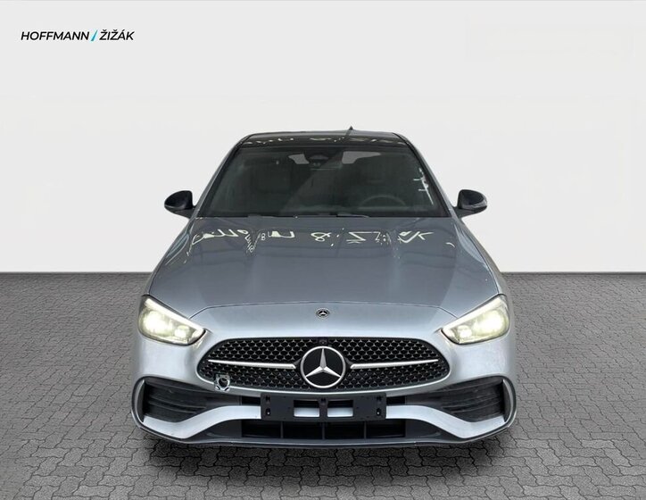 Mercedes-Benz Třídy C Sedan 2,0 l 145 kw