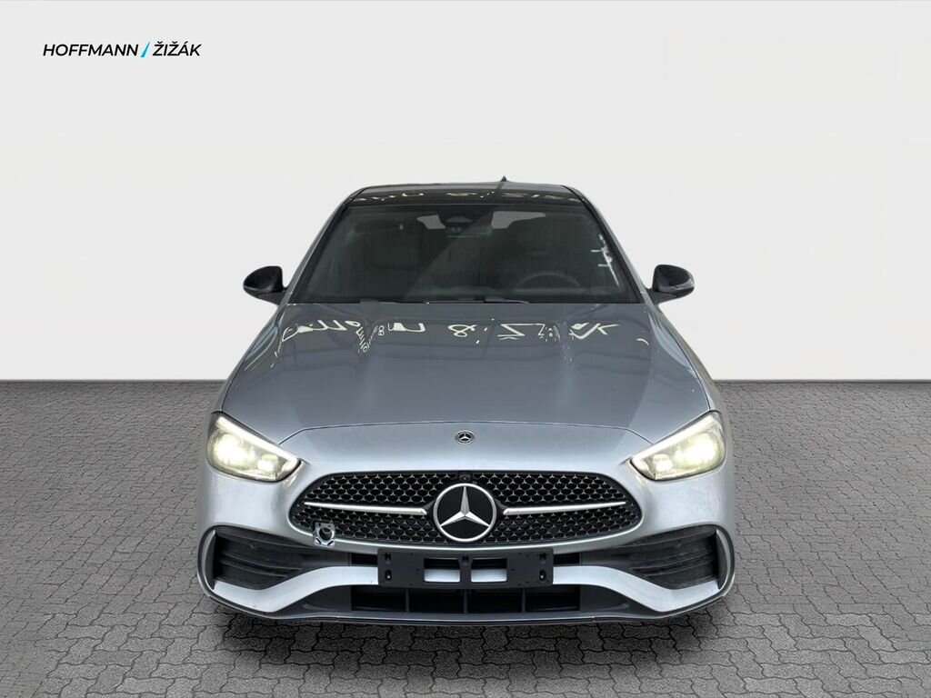 Mercedes-Benz Třídy C Sedan 2,0 l 145 kw