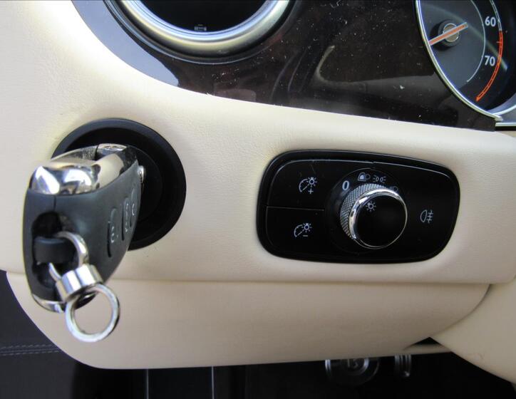 Bentley Continental GTC 39