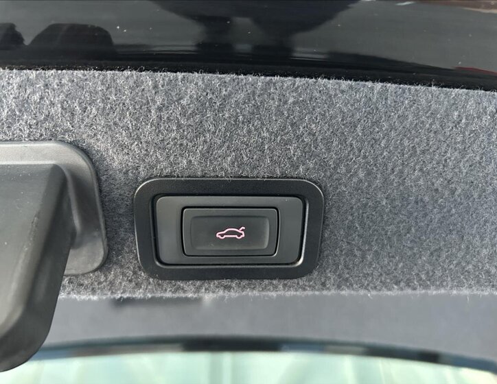 Audi A6 Sedan / Limuzína 3,0 l 230 kw