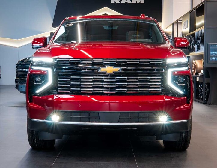 Chevrolet Suburban SUV / Terénní 6,2 l 313 kw